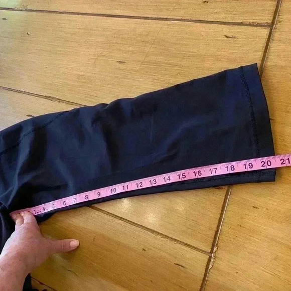 Lululemon Crop Leggings size 6 - Picture 7 of 10